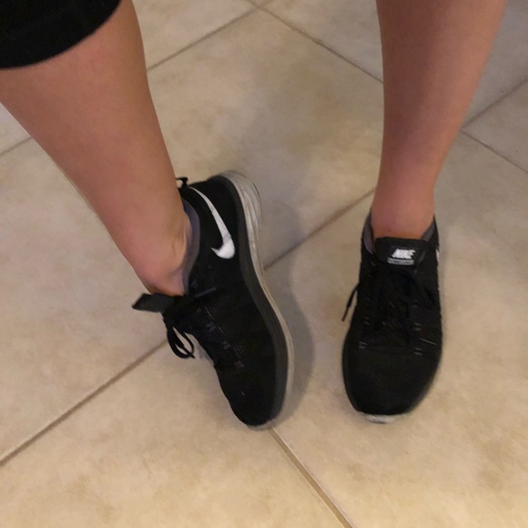 Black Nike Flyknit Lunar 2